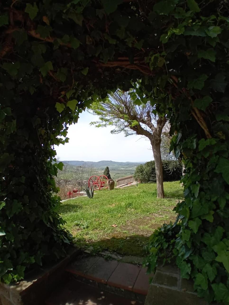 Casa Serafina Trilocale Con Arredi D'Arte E Parcheggio Privato Villa Orvieto Exterior photo